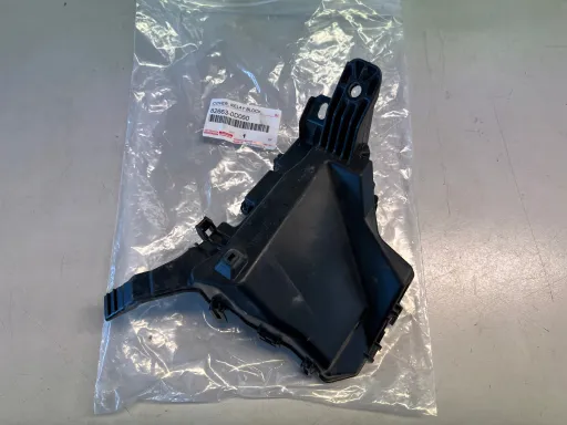 YARIS III КРИШКА КОРПУСУ БЛОКУ ЗАПОБІЖНИКІВ 82663-0D060